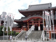 新旧文化混在の大須通り